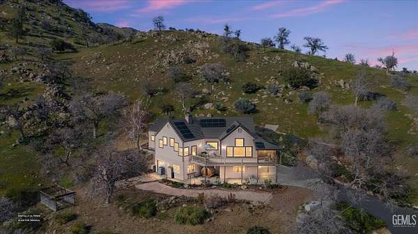 1.5 Acres of Land with Home for Sale in Tehachapi, California