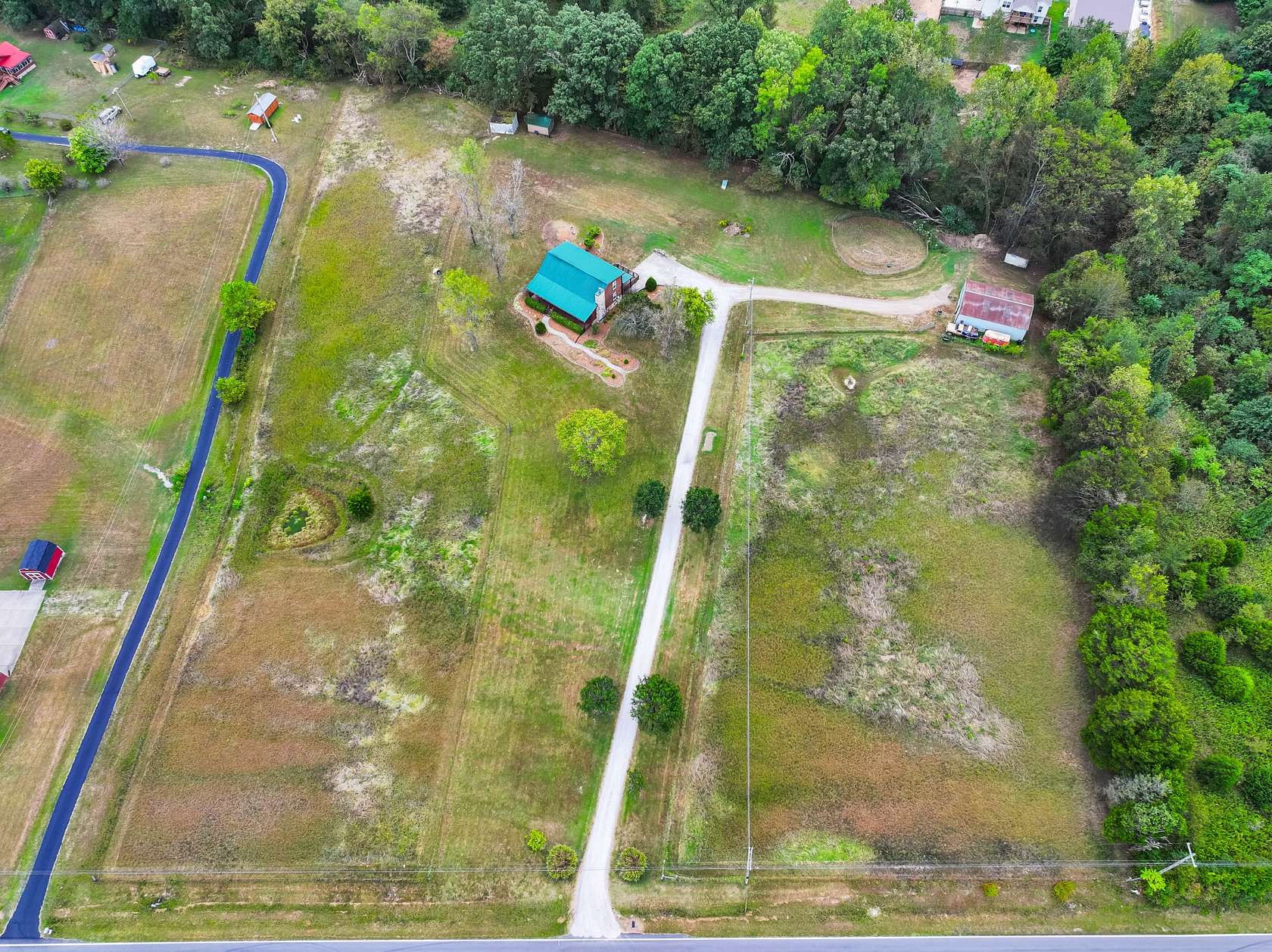 5.38 Acres of Land with Home for Sale in Clarksville, Tennessee