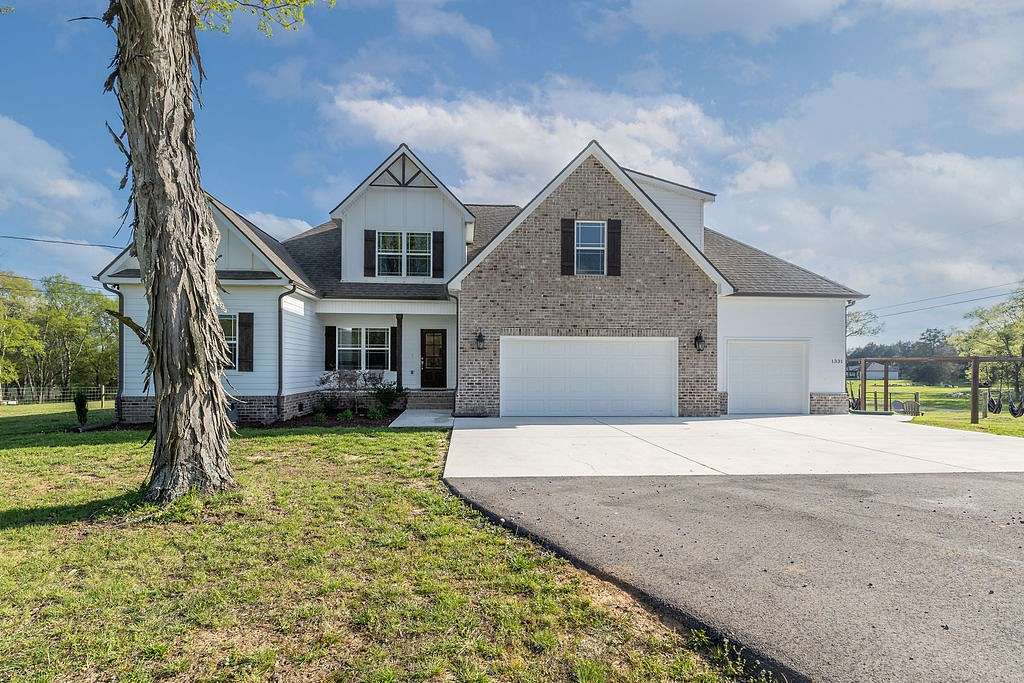 5 Acres of Land with Home for Sale in Shelbyville, Tennessee