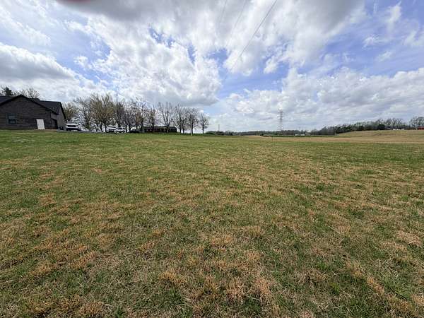 1.33 Acres of Residential Land for Sale in Lafayette, Tennessee