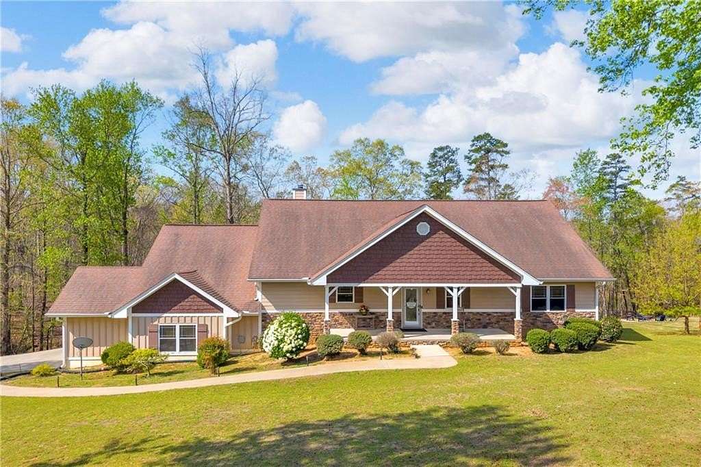 1.64 Acres of Land with Home for Sale in Hartwell, Georgia