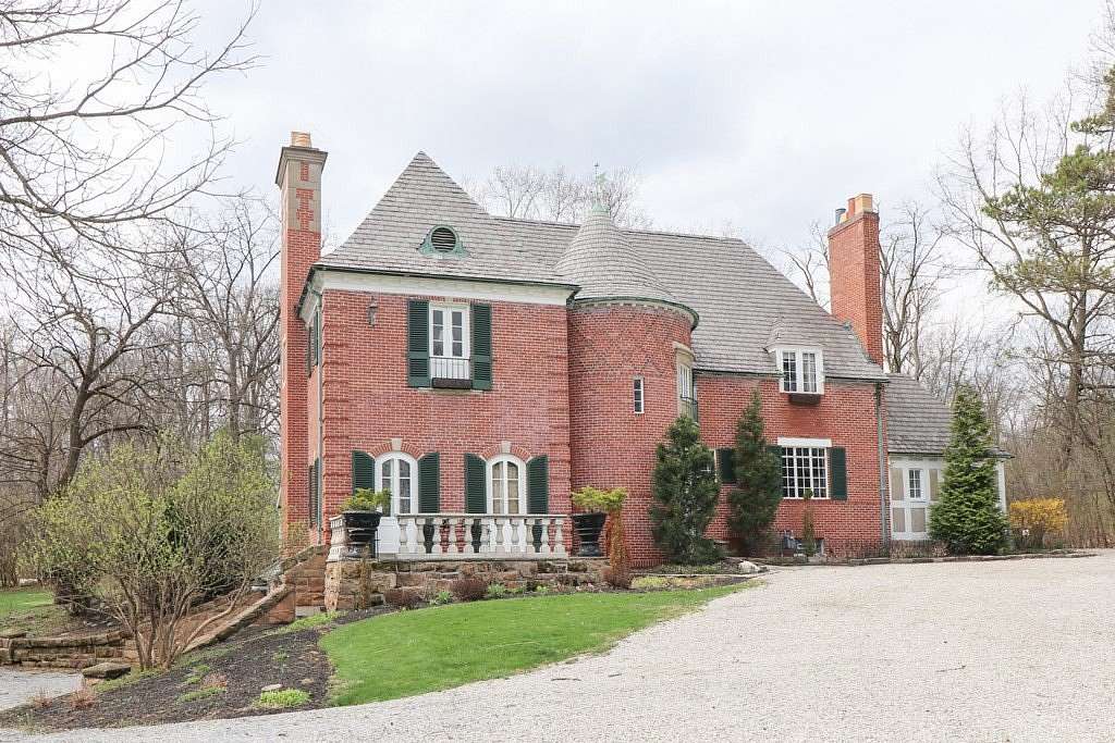 1.75 Acres of Land with Home for Sale in Mansfield, Ohio