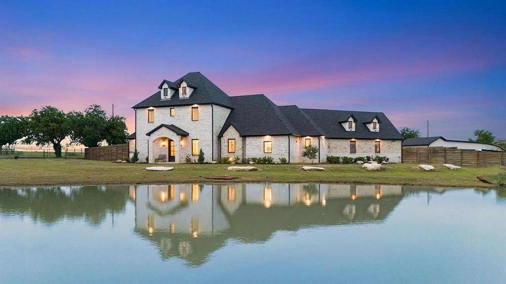 3 Acres of Land with Home for Sale in Venus, Texas