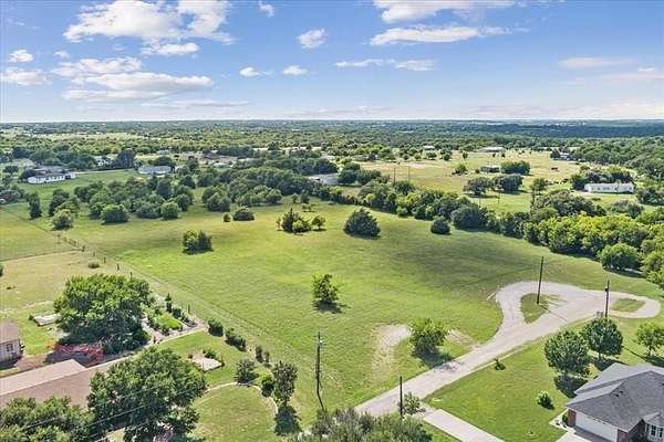 1.75 Acres of Residential Land for Sale in Eddy, Texas