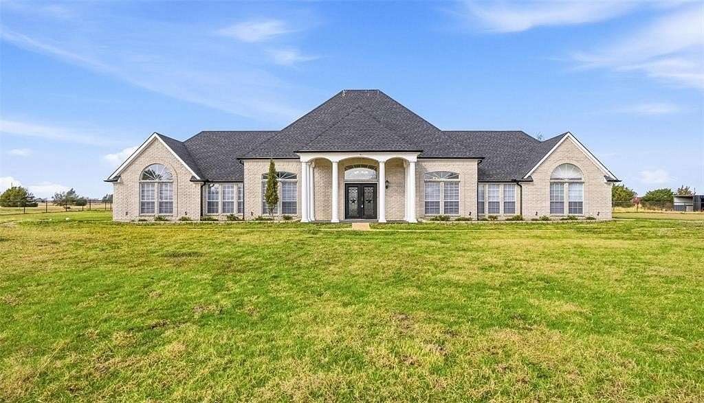 6.1 Acres of Land with Home for Sale in Kemp, Texas