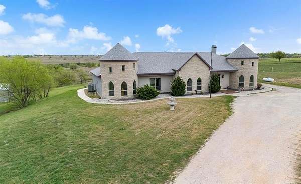 5 Acres of Land with Home for Sale in Decatur, Texas