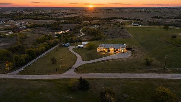 5 Acres of Land with Home for Sale in Decatur, Texas