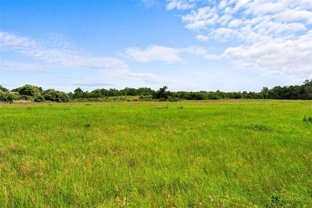 100 Acres of Land for Sale in Franklin, Texas