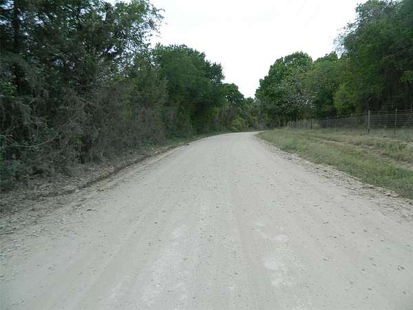 30 Acres of Recreational & Residential Land for Sale in Corsicana, Texas