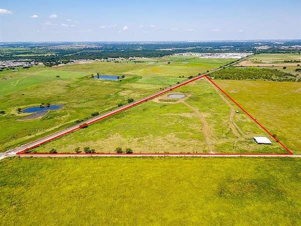 22 Acres of Agricultural & Residential Land for Sale in Cleburne, Texas