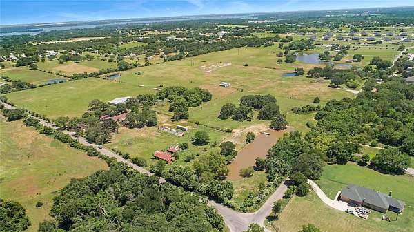 4 Acres of Residential Land for Sale in Reno, Texas