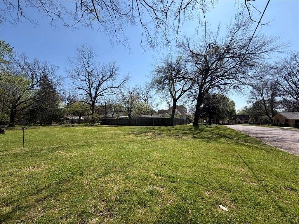0.21 Acres of Residential Land for Sale in Whitesboro, Texas