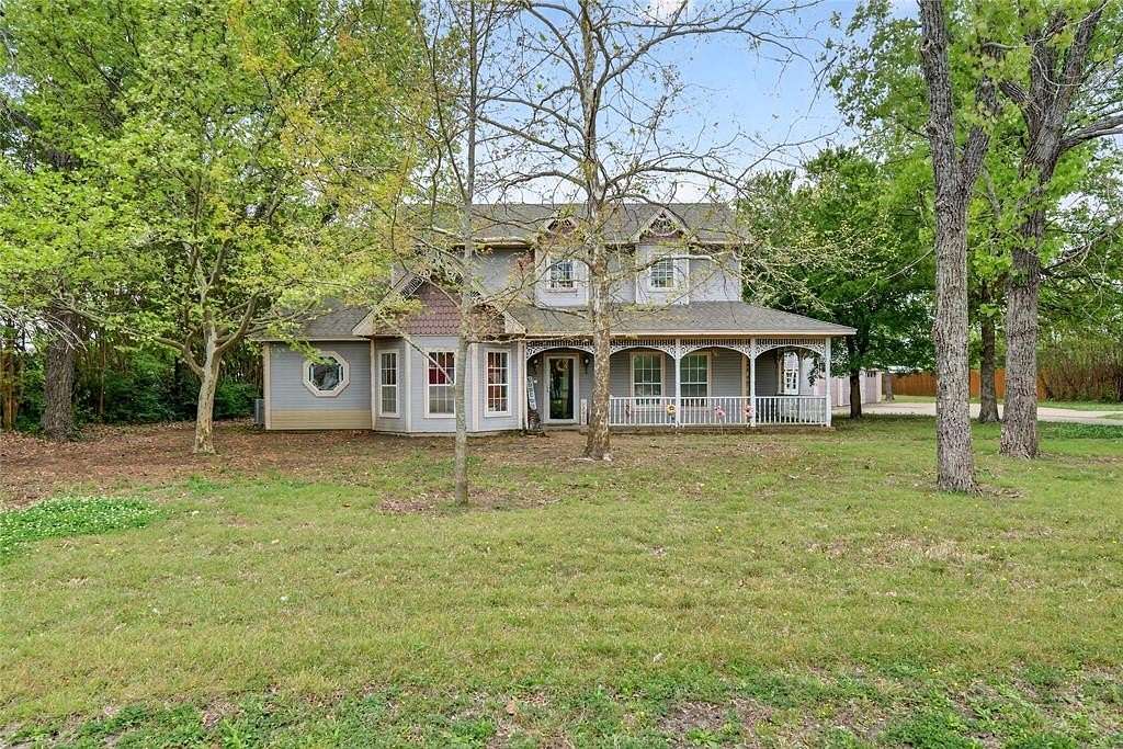 2.13 Acres of Land with Home for Sale in Palmer, Texas