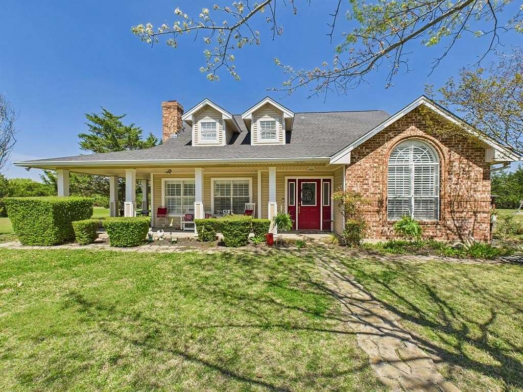 4.12 Acres of Land with Home for Sale in Midlothian, Texas