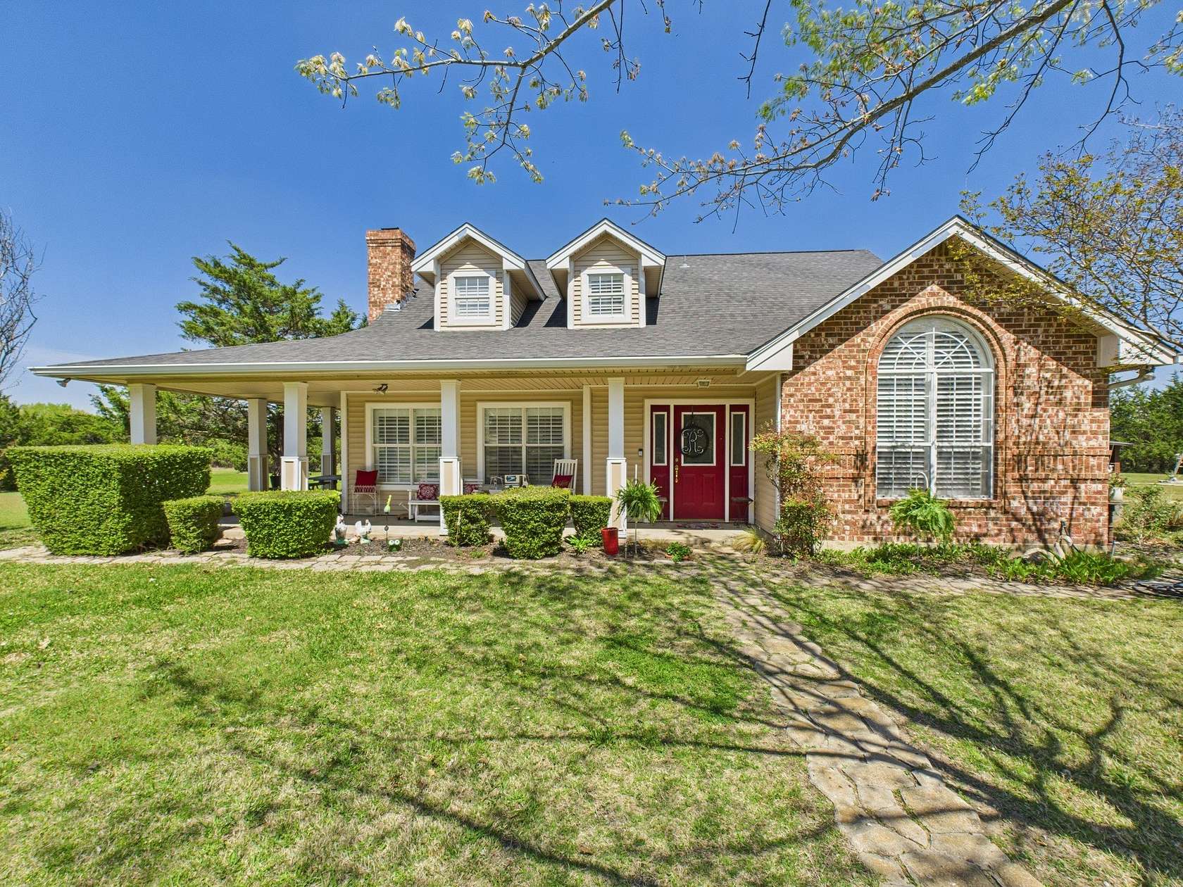 4.12 Acres of Land with Home for Sale in Midlothian, Texas