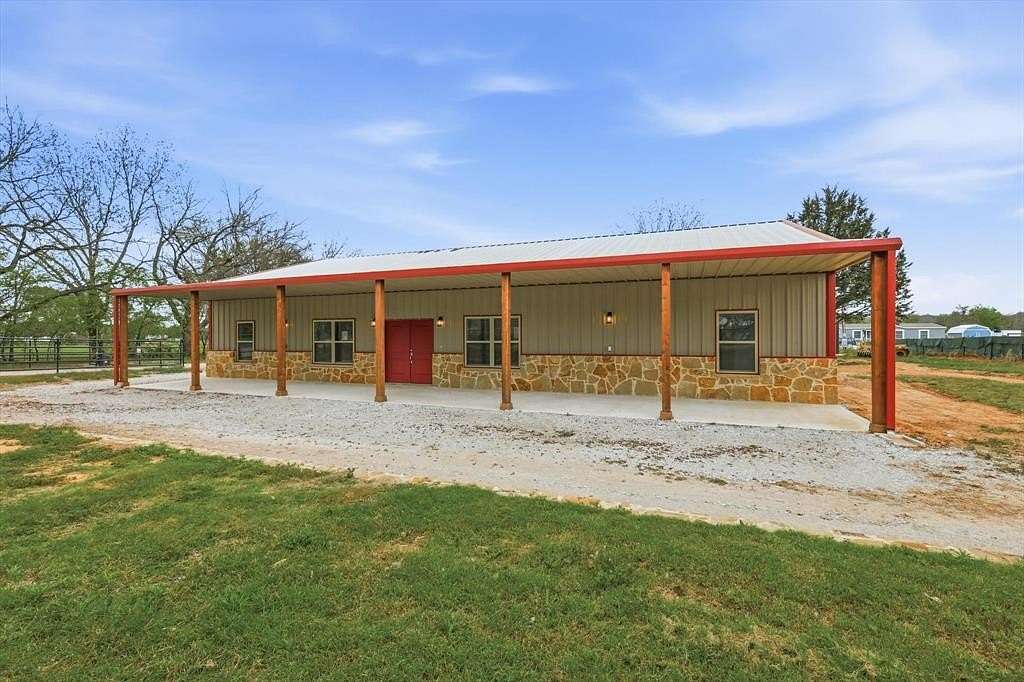 6 Acres of Land with Home for Sale in Paradise, Texas