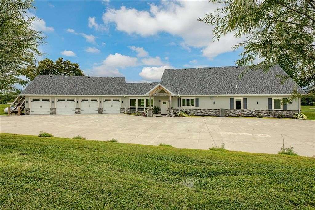 5.26 Acres of Improved Land for Sale in Lathrop, Missouri