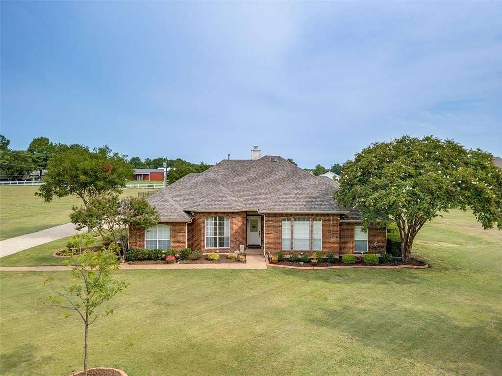 2.13 Acres of Land with Home for Sale in Lucas, Texas