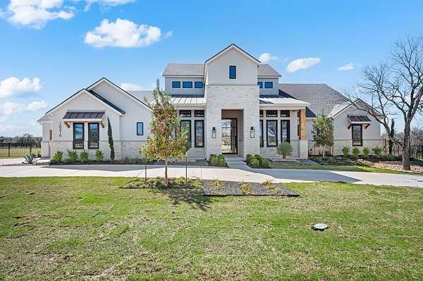 2 Acres of Land with Home for Sale in Fort Worth, Texas