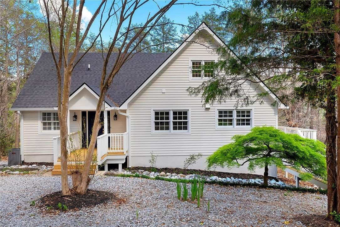 3.29 Acres of Land with Home for Sale in West Union, South Carolina