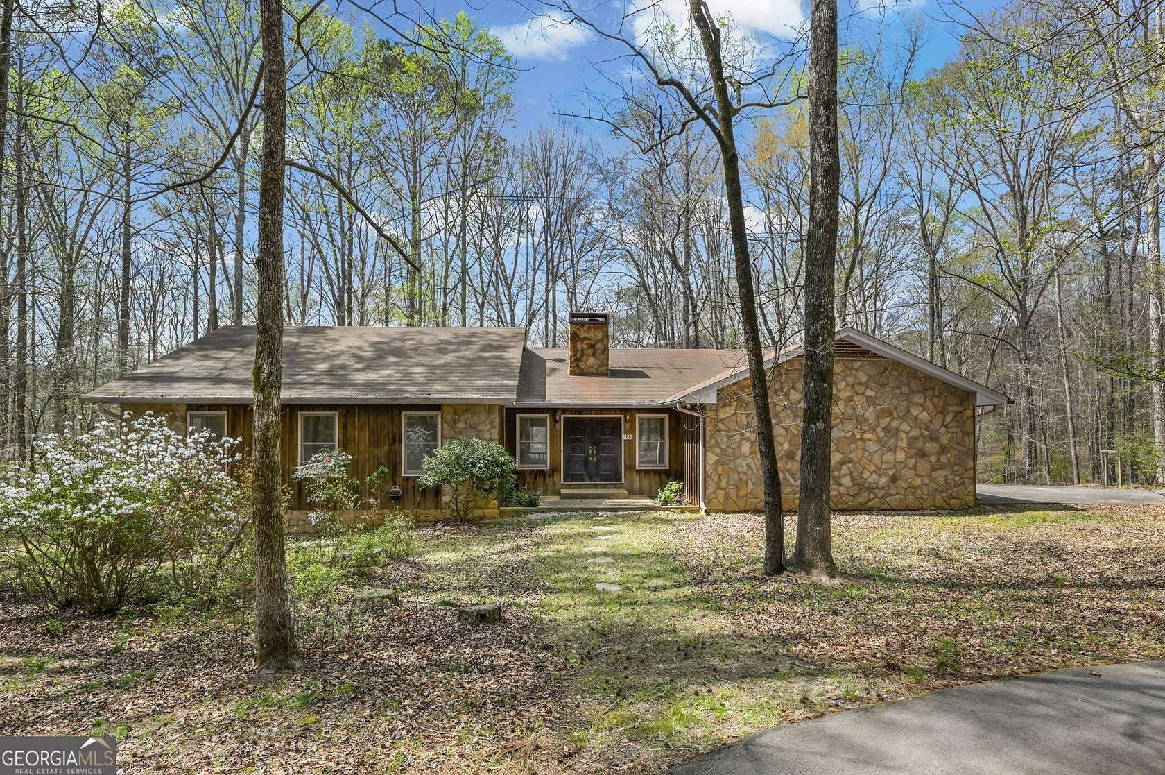 8 Acres of Land with Home for Sale in Fayetteville, Georgia