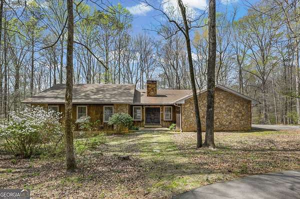 8 Acres of Land with Home for Sale in Fayetteville, Georgia