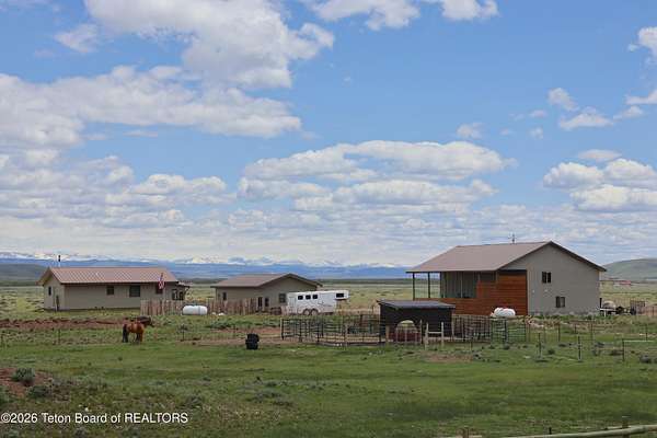 16.2 Acres of Land with Home for Sale in Pinedale, Wyoming