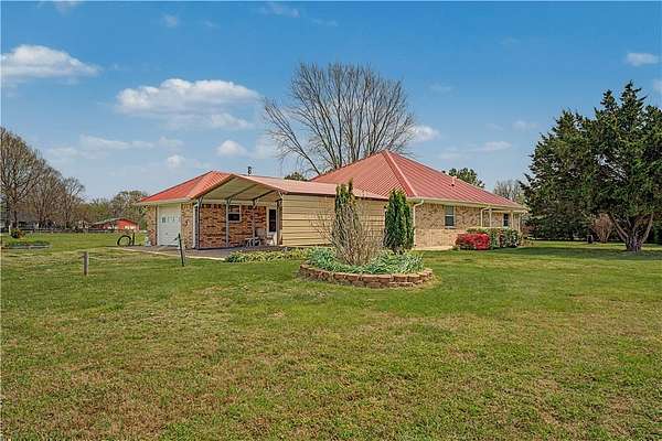 2 Acres of Land with Home for Sale in Fayetteville, Arkansas