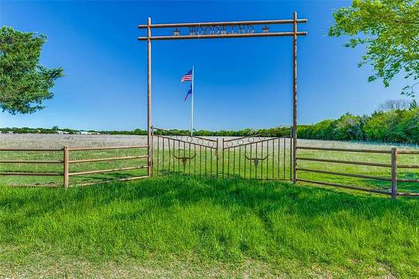23.7 Acres of Agricultural & Residential Land for Sale in Trenton, Texas