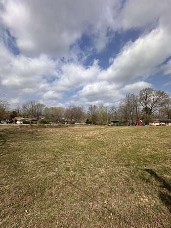 0.28 Acres of Residential Land for Sale in Poplar Bluff, Missouri