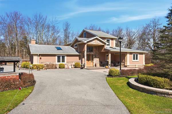 5 Acres of Land with Home for Sale in Gardiner, New York