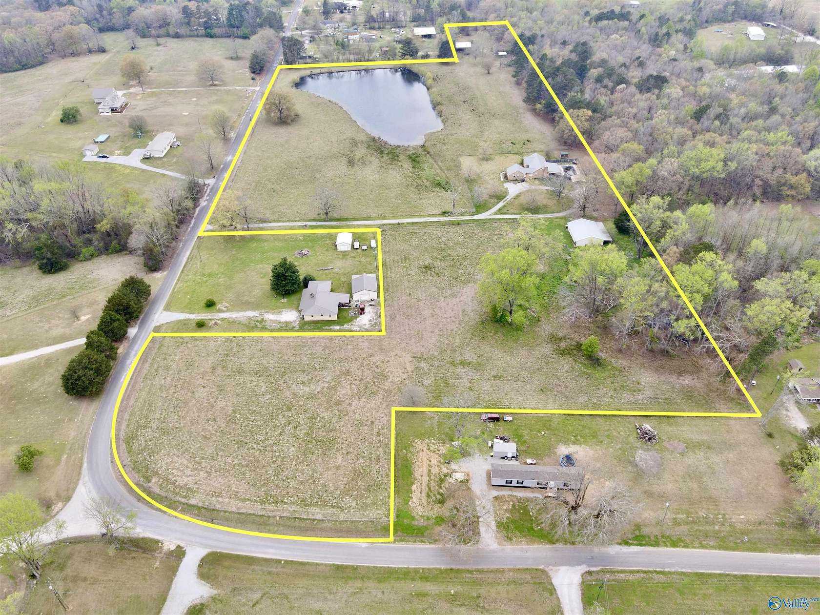 19.3 Acres of Land with Home for Sale in Town Creek, Alabama