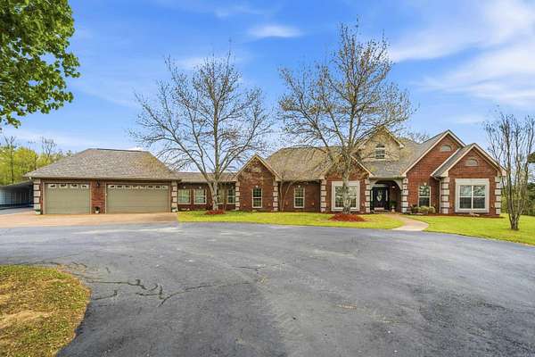 5.83 Acres of Land with Home for Sale in Hot Springs, Arkansas