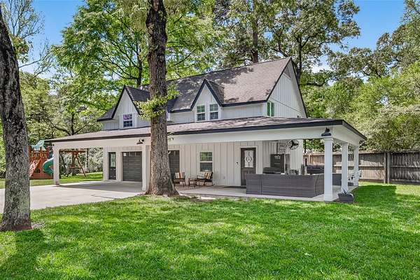 2 Acres of Land with Home for Sale in Pinehurst, Texas