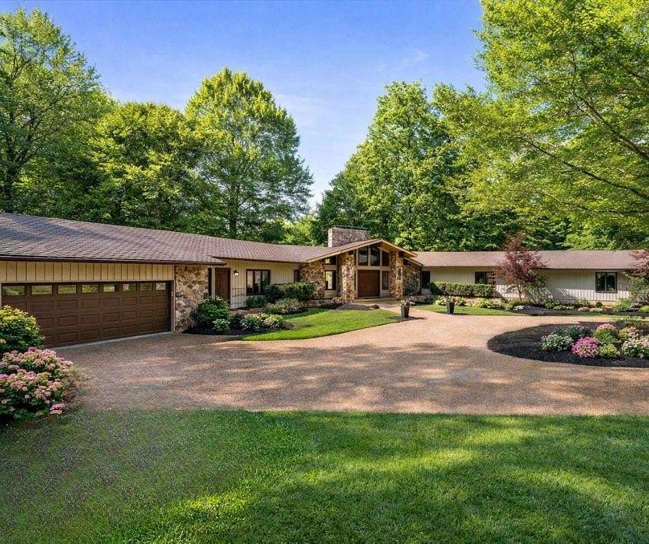 11.4 Acres of Land with Home for Sale in Powhatan, Virginia