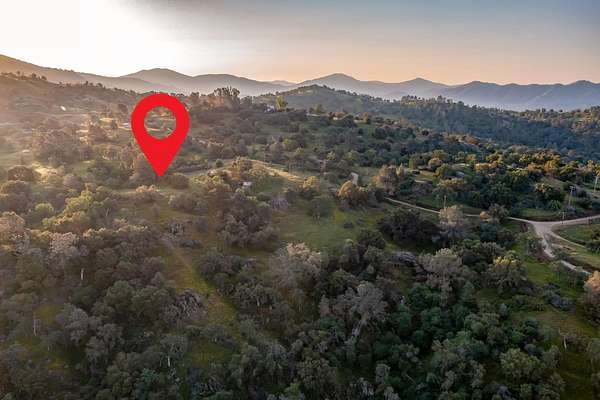 14.7 Acres of Land for Sale in Prather, California