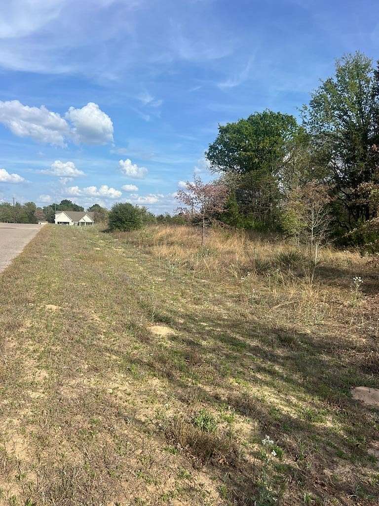 3 Acres of Residential Land for Sale in Athens, Texas