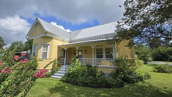 4.68 Acres of Land with Home for Sale in Cushing, Texas