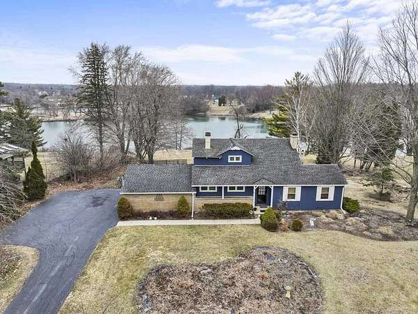 1.5 Acres of Land with Home for Sale in Lake Barrington, Illinois