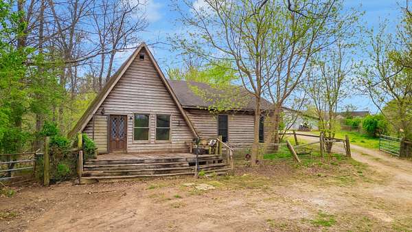 17 Acres of Land with Home for Sale in Ringgold, Georgia