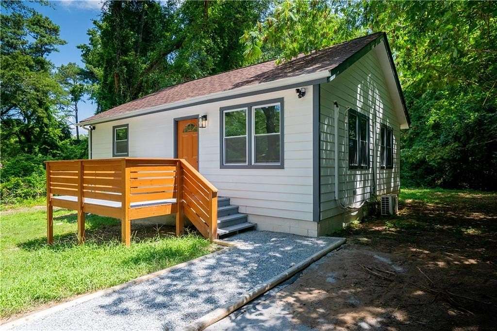 1.15 Acres of Land with Home for Lease in Atlanta, Georgia