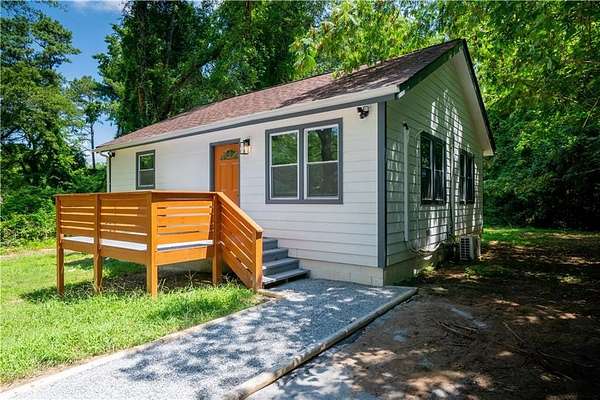 1.15 Acres of Land with Home for Lease in Atlanta, Georgia