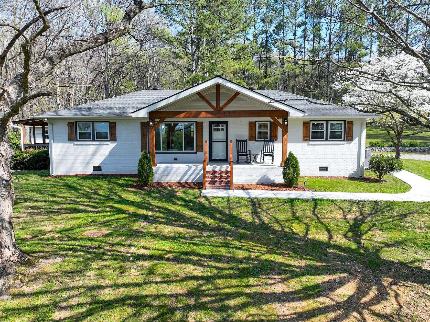 10.1 Acres of Land with Home for Sale in Lewisburg, Tennessee