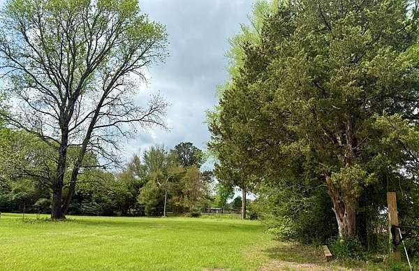 1 Acre of Residential Land for Sale in Crockett, Texas