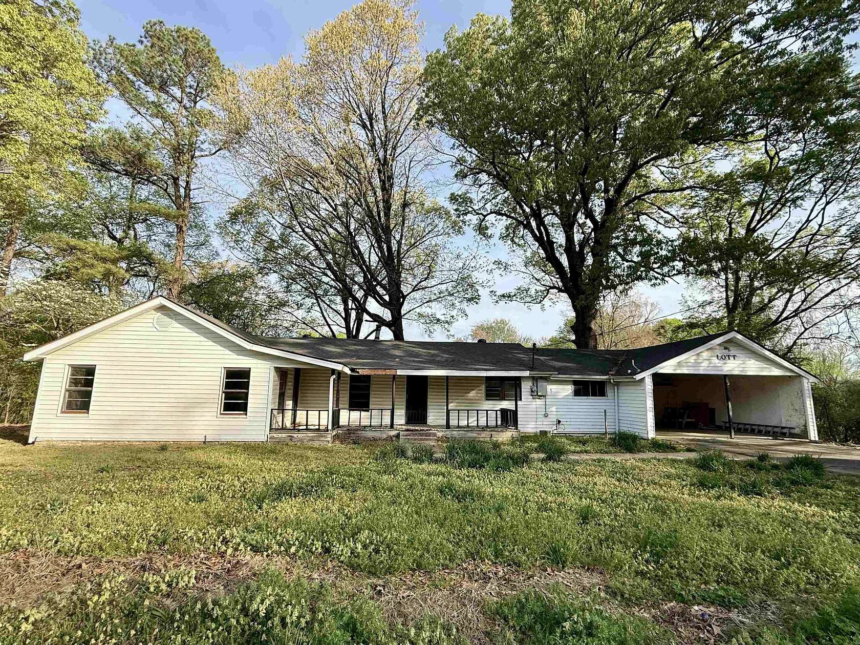 1.57 Acres of Land with Home for Sale in Drummonds, Tennessee