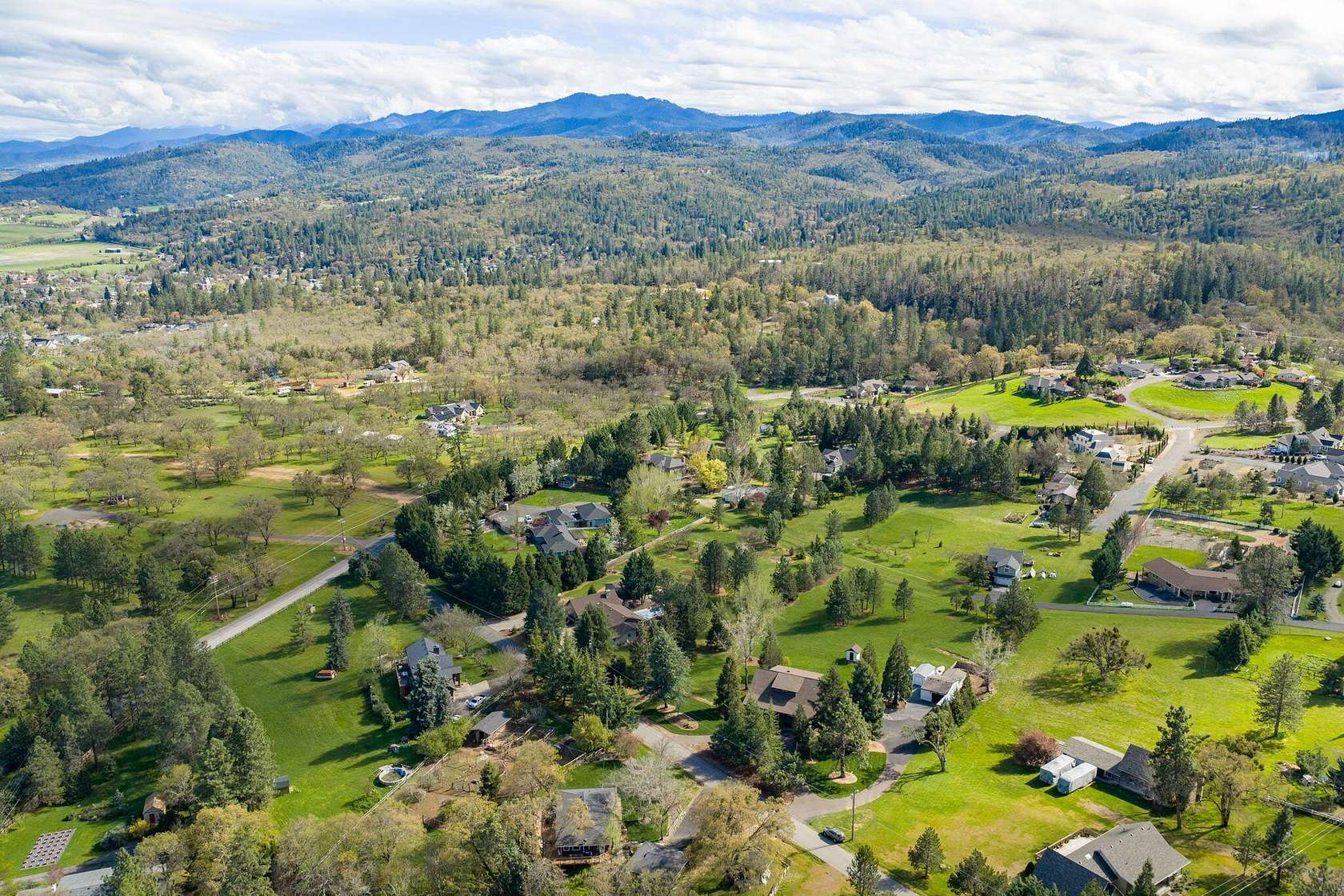 2 Acres of Land with Home for Sale in Jacksonville, Oregon