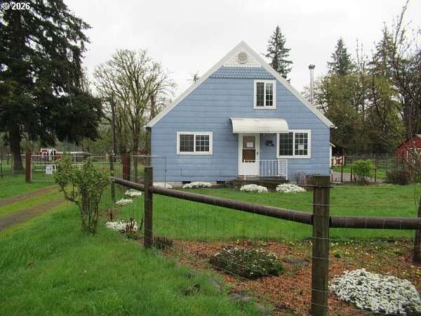 5 Acres of Land with Home for Sale in Lyons, Oregon