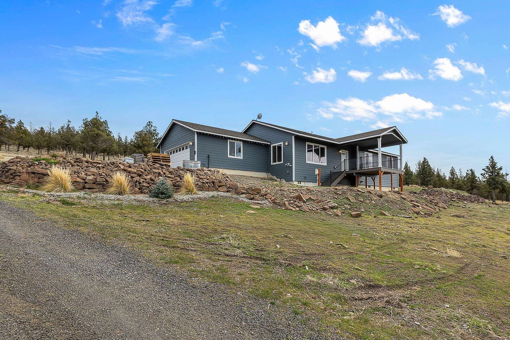 10 Acres of Land with Home for Sale in Prineville, Oregon