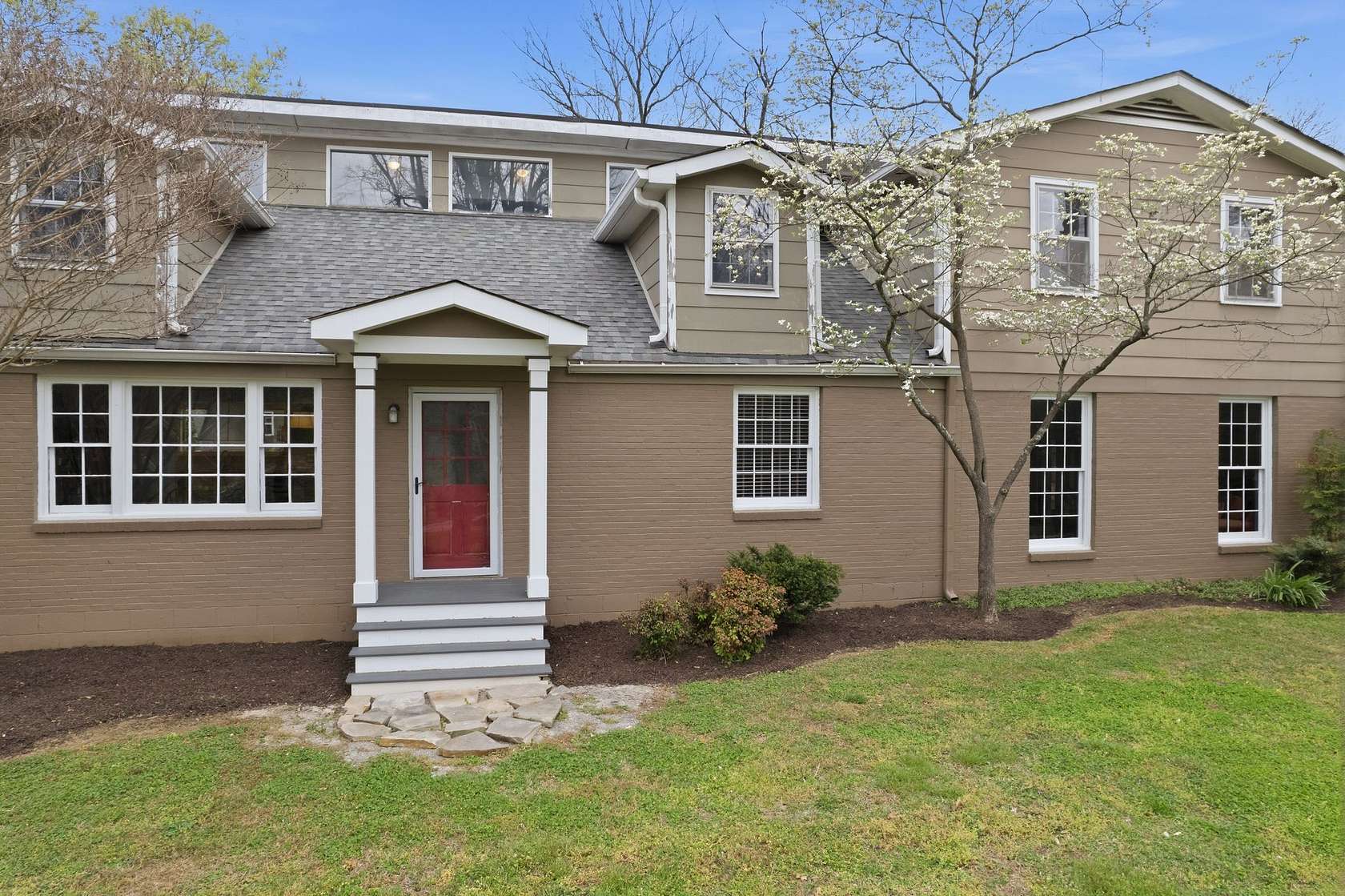 2.9 Acres of Land with Home for Sale in Brentwood, Tennessee