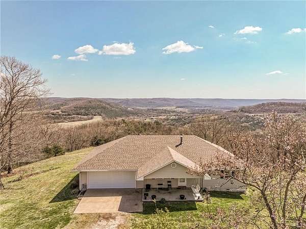 34.5 Acres of Land with Home for Sale in Eureka Springs, Arkansas